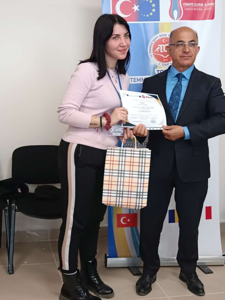 Turchia Erasmus 2023 consegna certificato Catrina 1024